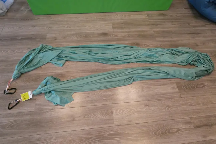 Yoga-Tuch, grün, mit Karabinern
